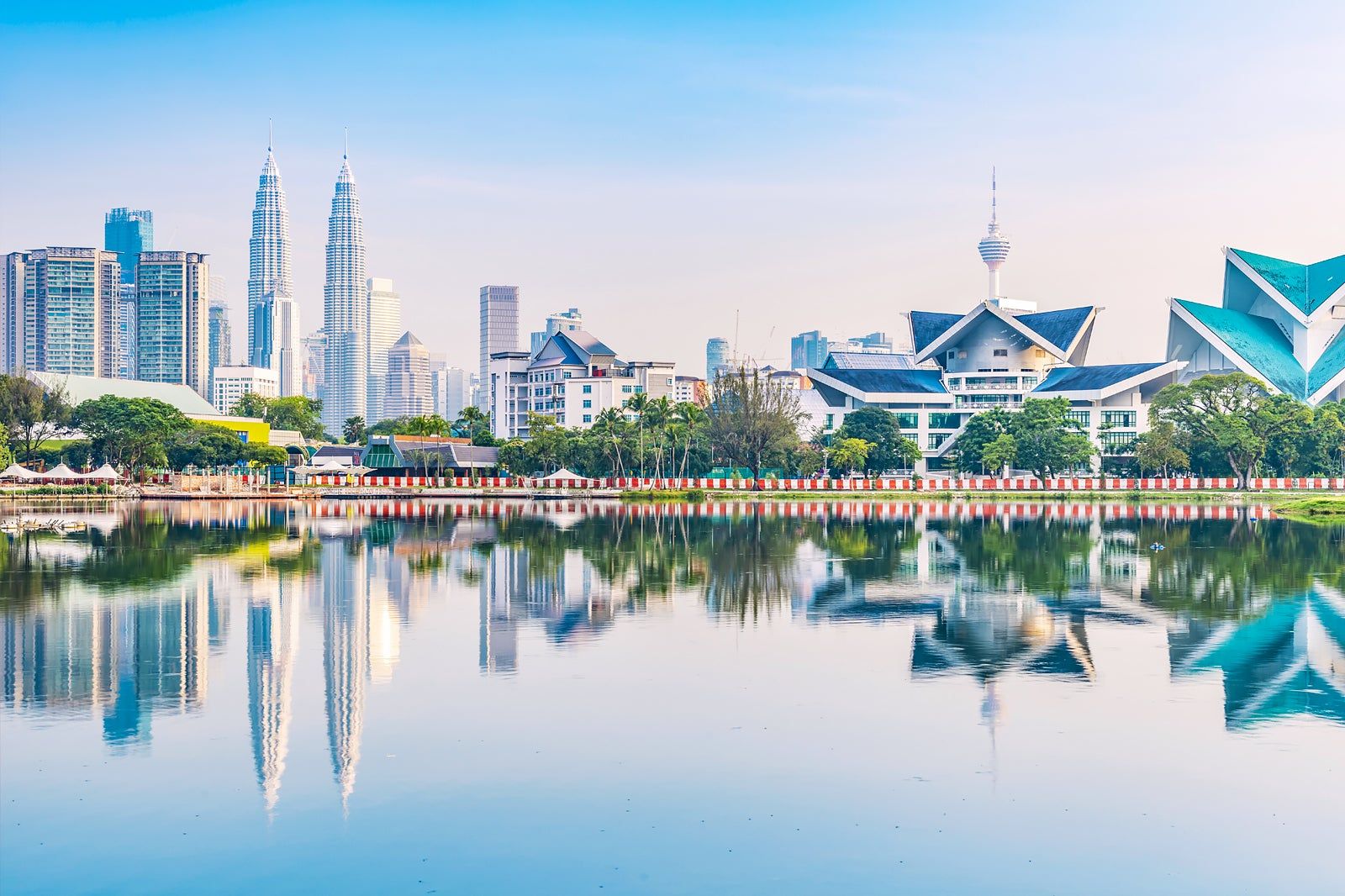 MALAISE : KUALA LUMPUR – Capitale futuriste multiculturelle