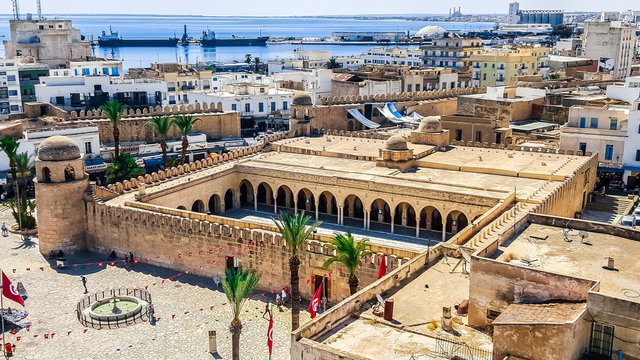 TUNISIE : SOUSSE – La perle animée du Sahel